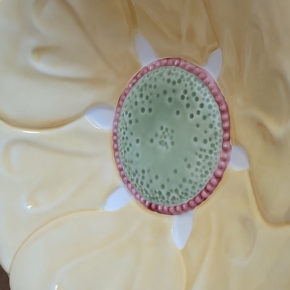 Pfaltzgraff Decorative Ceramic Pastel Yellow Dahlia Spring Salad Serving Bowl - Picture 3 of 6